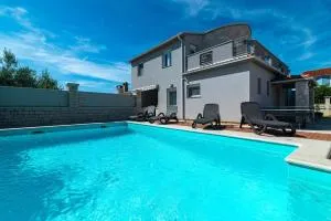 Family friendly house with a swimming pool Gajana, Fazana - 22578 - Krnjaloža