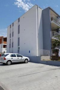 Apartments with parking space Zadar - 23051