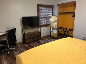 Evas retreat llc - Avon