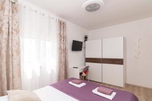 Apartments with parking space Sukosan, Zadar - 23347