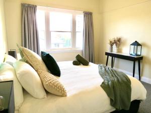 11Eardley - 2bedroom house - Free parking - 3 minutes from CBD