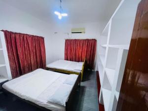 Jaffna Ratnam Holiday Home -AC