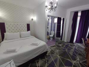 Iris SMART Boutique Self Check-in 24h