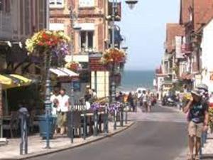 Appartement Spacieux proche Plage avec Balcon et Parking - Villers-sur-Mer - FR-1-712-85