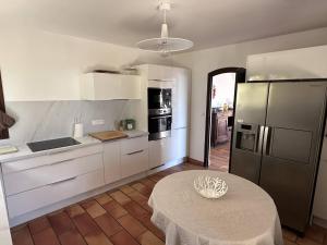 Villa climatisée 4 chambres avec piscine privée, wifi et animaux admis - FR-1-768-91