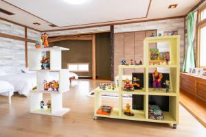 Tomoeドットコム 5 Cafe and Stay