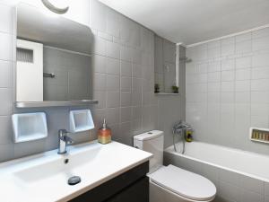 Cozy Flat in Pangrati, 100 Mbps, Steps from Metro