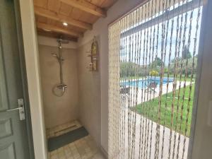 Maisons de vacances Charming holiday house with private pool, Maillane : photos des chambres