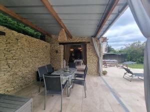 Maisons de vacances Charming holiday house with private pool, Maillane : photos des chambres