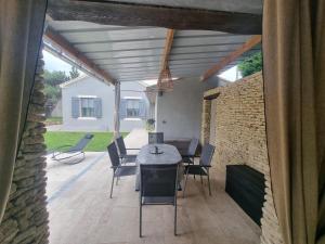 Maisons de vacances Charming holiday house with private pool, Maillane : photos des chambres