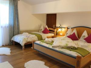 Holiday on an organic farm near ski slopes