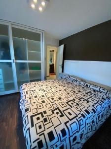 Moderno piso con vista al río en zona residencial