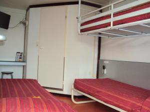 Hotels Premiere Classe Epinal : Chambre Triple