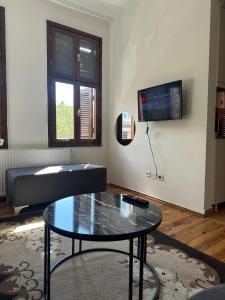 Taksimde istiklal caddesine çok yakın daire