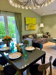 Villa Collina, freistehendes Haus mit Garten und Seezugang - Scheid