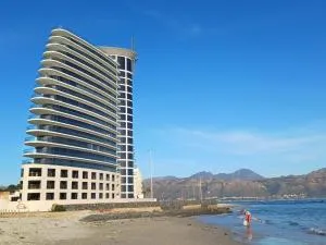 Loddey's Self Catering Apartments - by Beach Collection - Strand