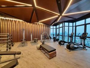 Downtown Chic Condo Rooftop Pool #EN26515