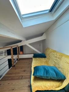 Appartements Appartement avec vue sur l eglise des Saintes : photos des chambres