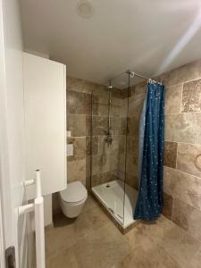 Appartements Appartement avec vue sur l eglise des Saintes : photos des chambres
