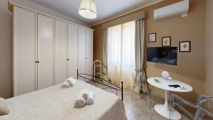 Double Room with Private Bathroom room in Corsomessina64