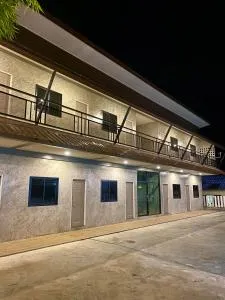 บ้านต้นไม้เพลส อุทัยธานี - Ban Nong Chum Saeng