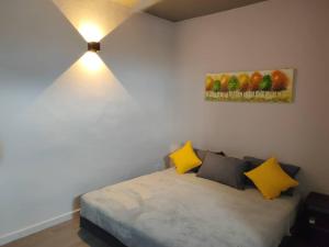 Cozy 2-Bedroom Apartment in Air Itam, Perfect for Family & Friends Getaway