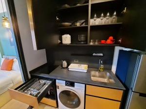 Downtown Chic Condo Rooftop Pool #EN34118