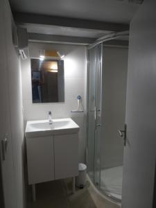 Appartements Gites Torreillans - Nid douillet - Gite bleu : photos des chambres