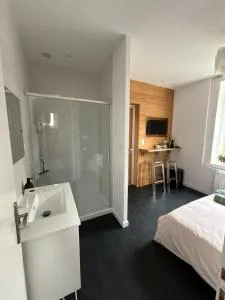 Chambre privée Au pied des Vosges entrée et terrasse privatives, proche gare et centre-ville - Dommartin-lès-Remiremont