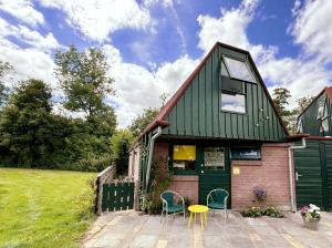 Happy Little Maya Bee