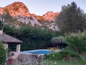 Tentes de luxe La roulotte du petit paradis : photos des chambres