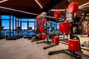 Downtown Chic Condo High Floor & Seaview #ES40621