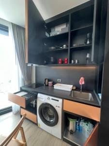 Downtown Chic Condo High Floor & Seaview #ES40621