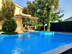 Kuća za odmor Magnolia - 柳布什基