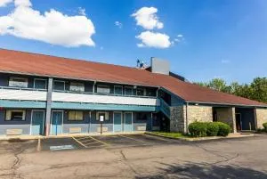 Super 8 by Wyndham Cincinnati-Springdale OH - 沙伦维尔