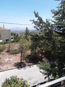 Ferienwohnung zwischen City Athen Strand und Flughafen in den Bergen - Pikérmion