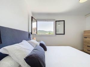Appartements Elegant T3 Climatise a Saint-Cyr-sur-Mer, Proche Plage des Lecques, Terrasse et Parking - FR-1-770-10 : photos des chambres