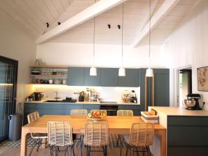 Villa rénovée avec piscine chauffée, proche plage, idéale famille et amis - FR-1-736-36