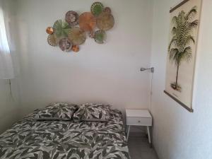 Appartements T2 avec piscine 5 mn des plages et village : Appartement 1 Chambre