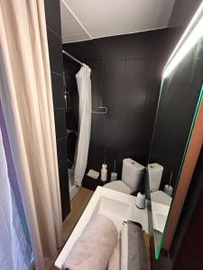Appartements Superbe studio neuf avec balcon : Appartement 1 Chambre