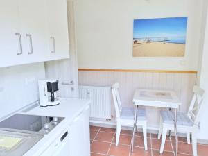 Obj 47 Ferienbungalow für 2 Personen WLAN Terrasse ca 300 m zum Strand