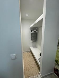 Cozy City Center Apartment B