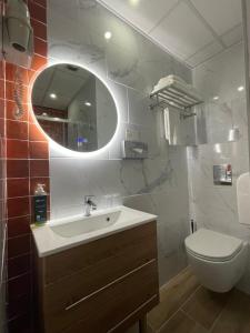 Hotels Brit Hotel Acacias : photos des chambres