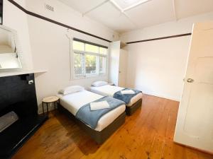 big group entire house 15 beds