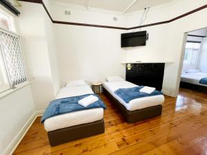 big group entire house 15 beds