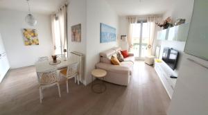 Residence Olivi - Panorama Lake View, Pool, Terrace, Garden, Wifi