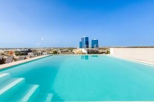 Annitchka Mansions - POOL Apartment in central Malta