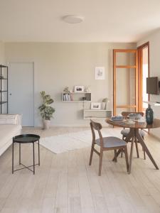 Casa del Mar, Brucoli