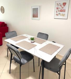 33 Sea Side Apartment