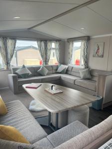 Robinson retreats beautiful caravan with sea views pet friendly